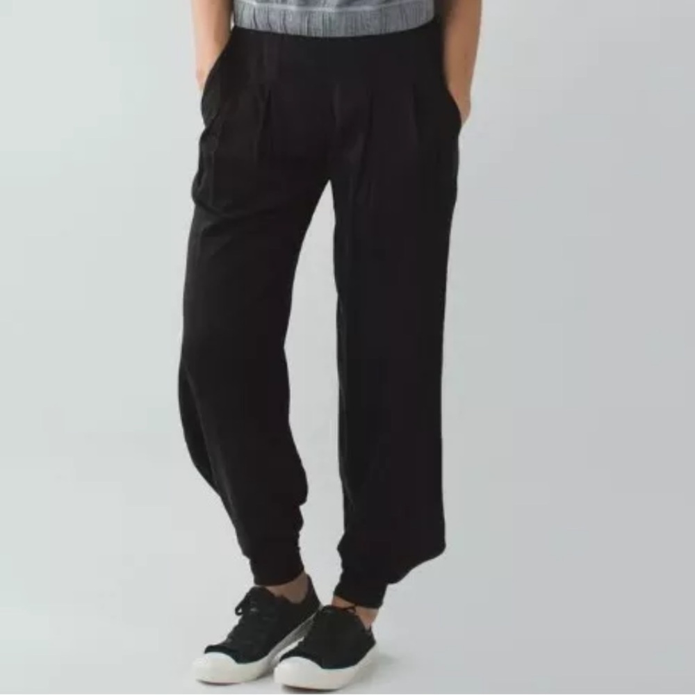 Lululemon Easy Breezy Tencel Black Travel Lounge Pant Medium 6 NWOT